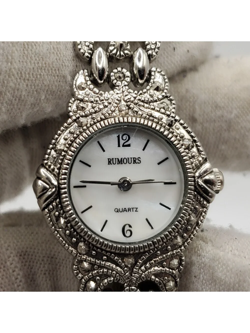Vintage Style Rumours Quartz Womens Watch 23mm Silver Tone New Battery